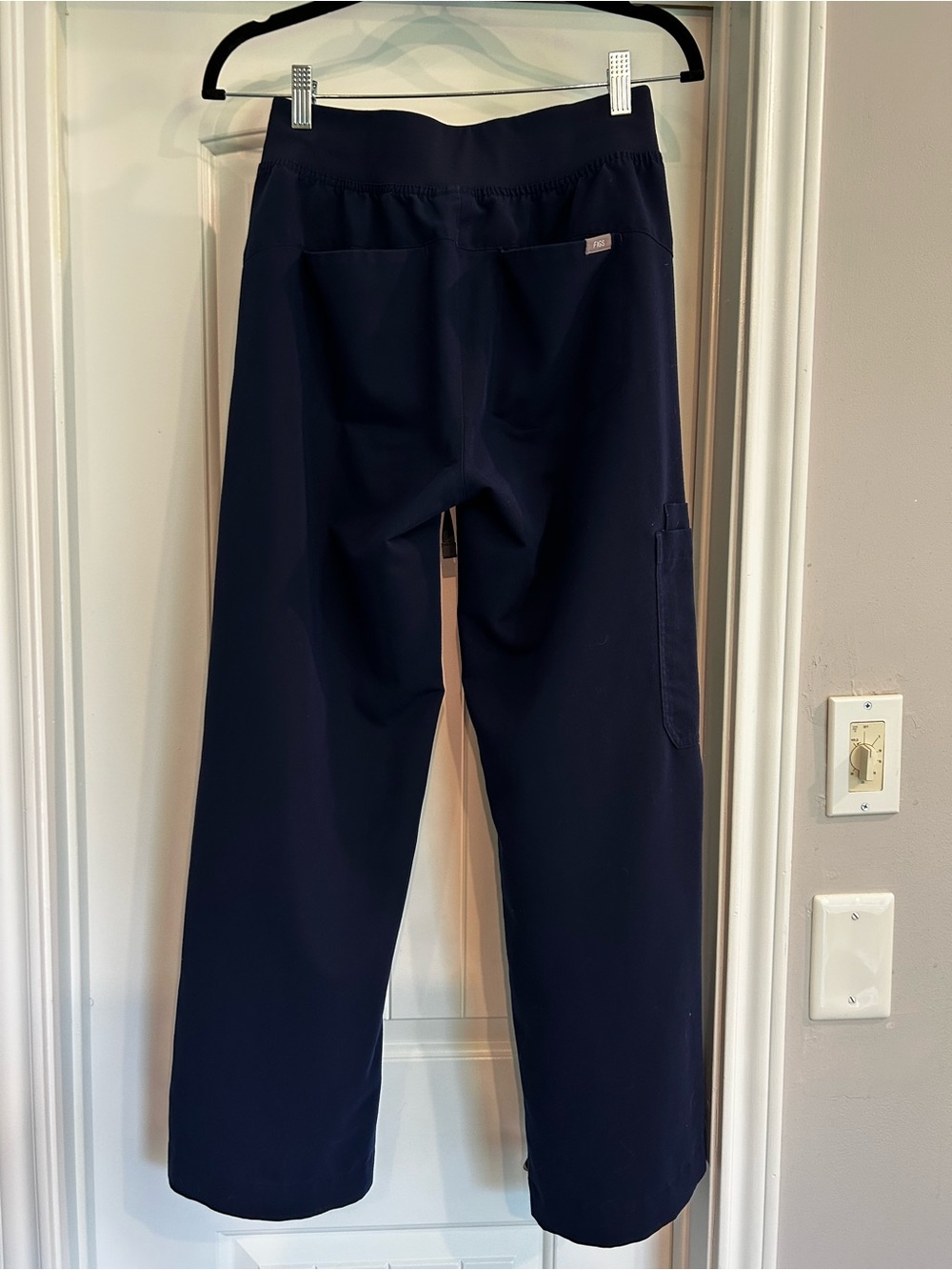 FIGS Navy High-Waisted Isabel Wide-Leg Scrub Pants - Picture 3 of 4